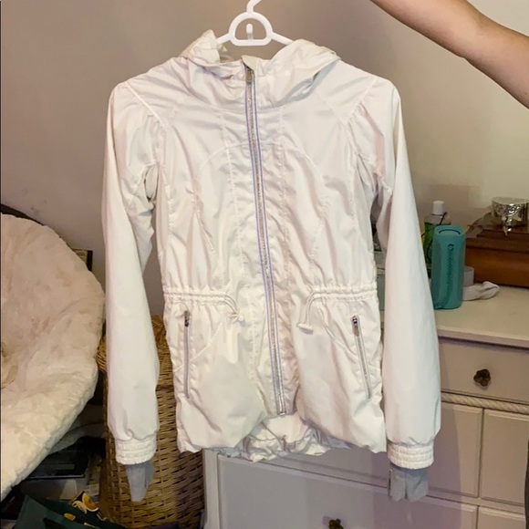 🍎 LULULEMON WHITE JACKET - Picture 1 of 3